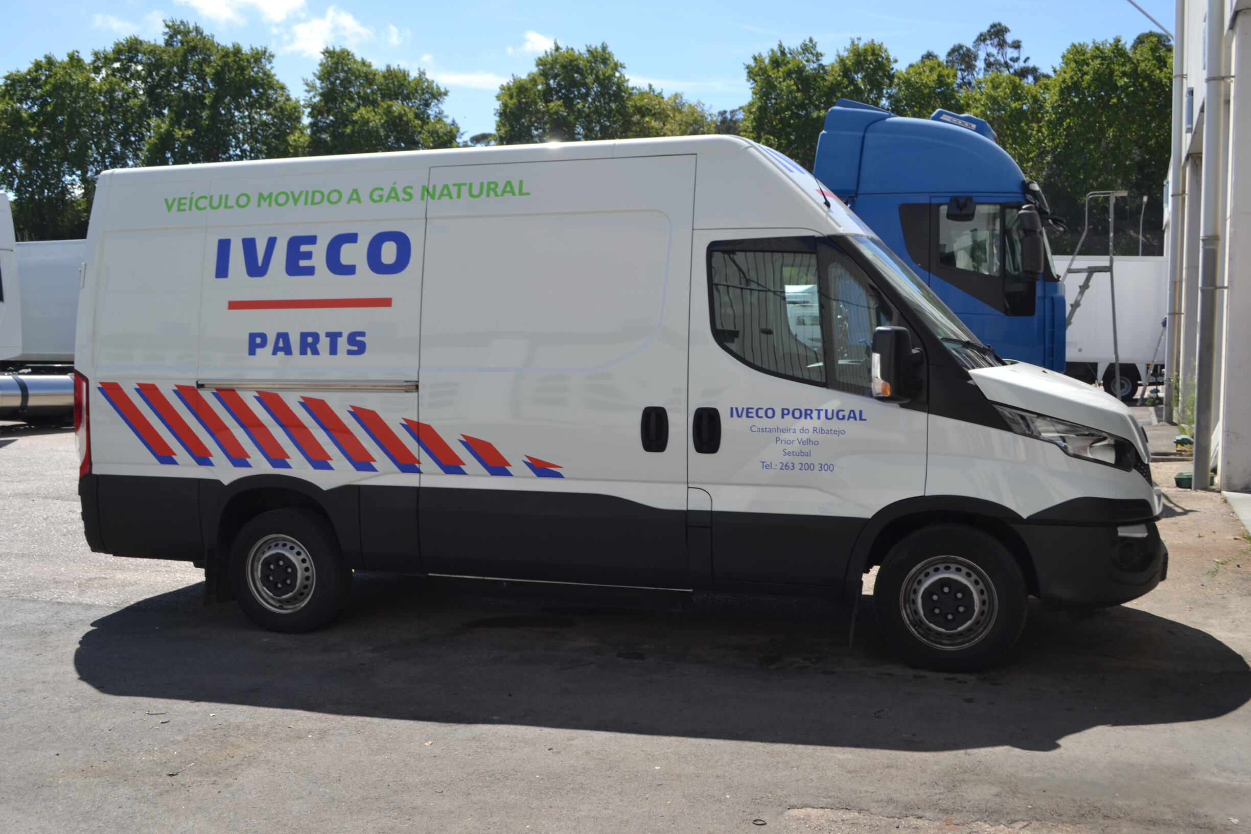 A Iveco Portugal dispõe de uma viatura própria para distribuição de peças pelo país.